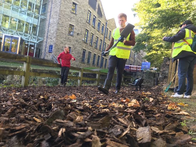 Kirklees College-Spreading the bark