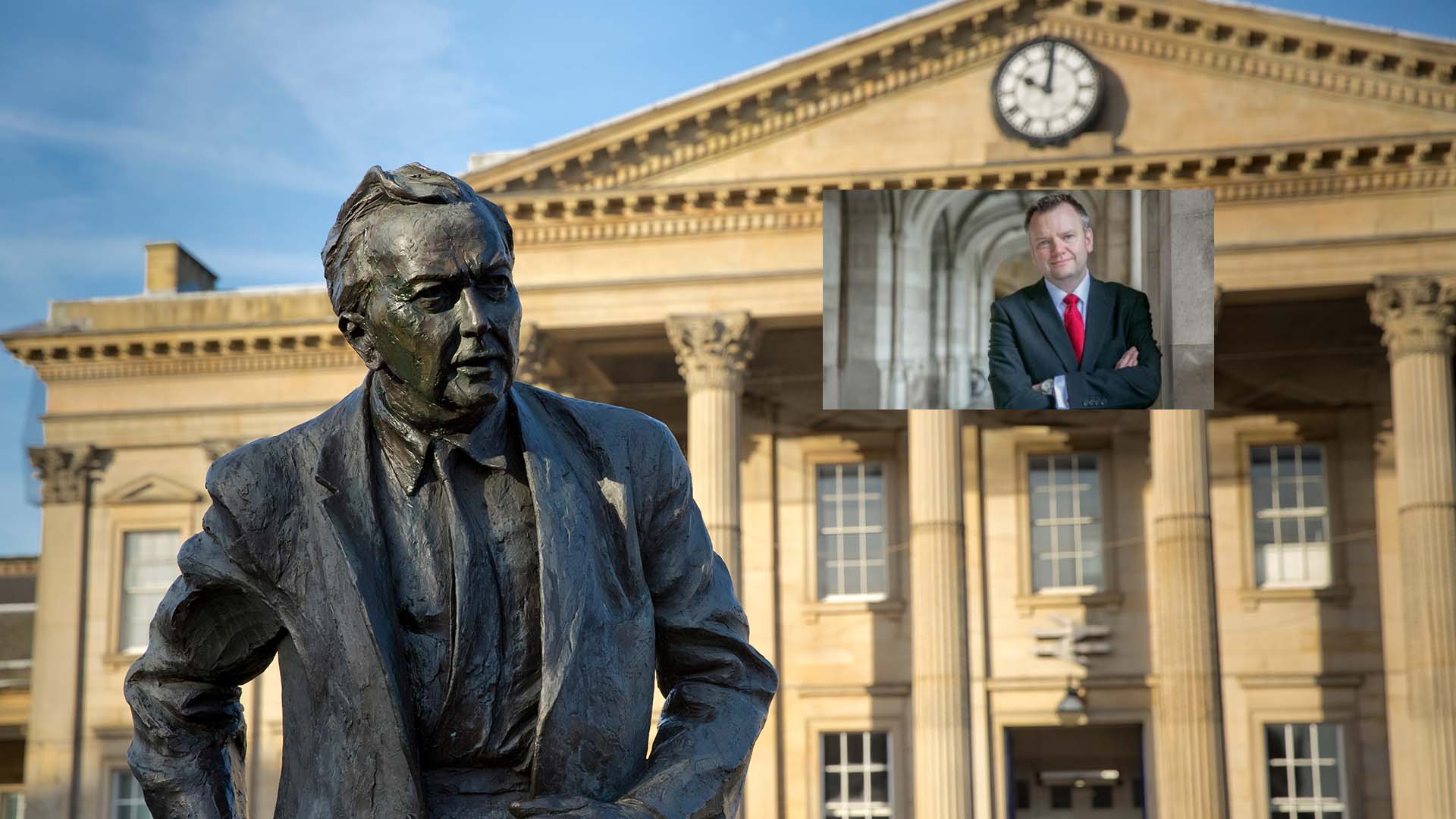 Harold Wilson statue with Nick Thomas-Symonds MP